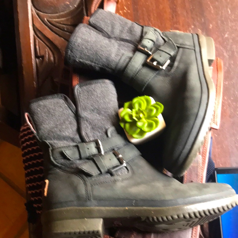 Ugg Flash$49 - image 1